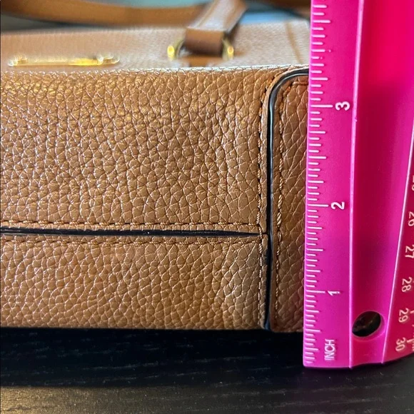 Michael Kors Tan Leather Handbag Crossbody - Picture 3 of 12